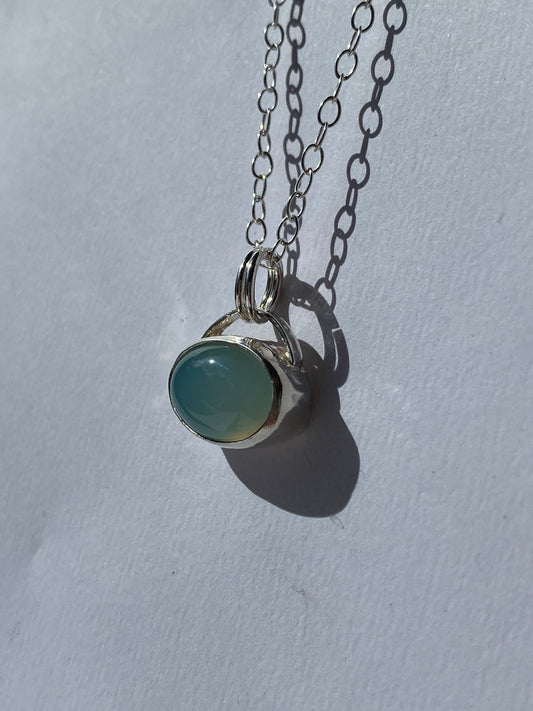 Olava-anheng med kalsedon