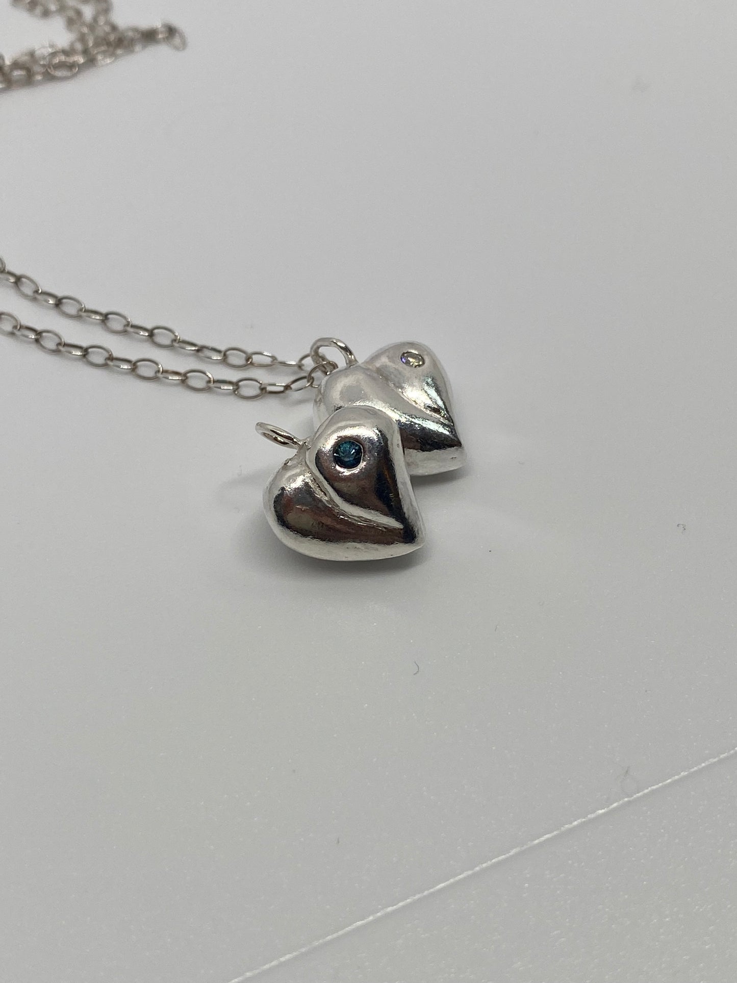 Sofia-hjerte med safir